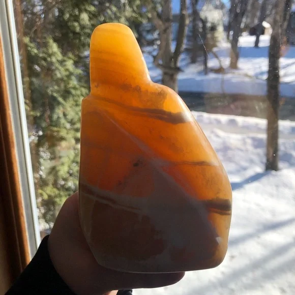 Orange calcite crystal freeform - Picture 6 of 10